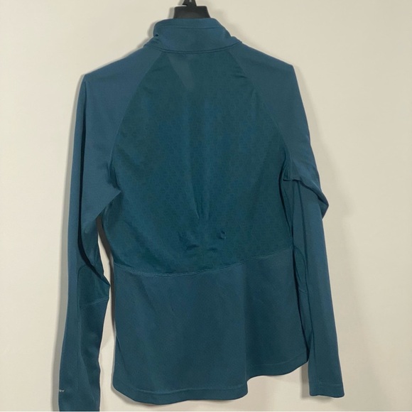 North Face 1/2 Zip Lightweight Pullover
Women's. Size M - Picture 2 of 8